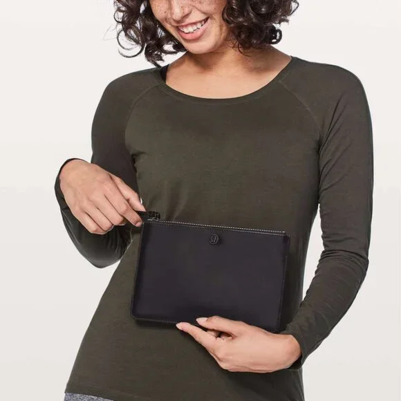 lululemon Goody Bag - Picture 4 of 4